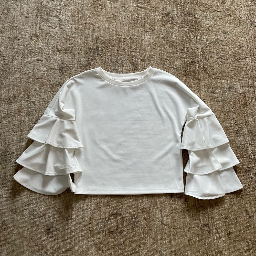 Adorable Tiered Bell Sleeve Top, Size Small
